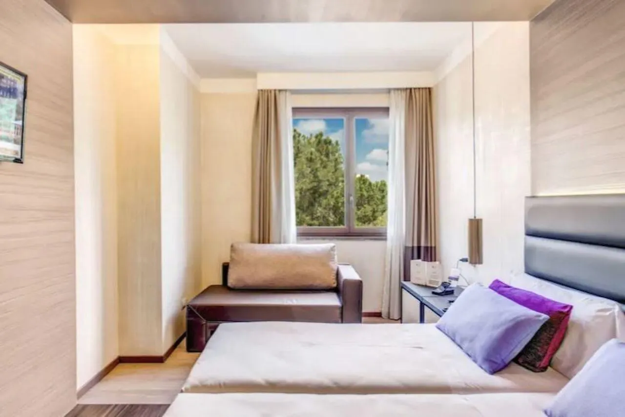 Warmthotel Roma Hotel