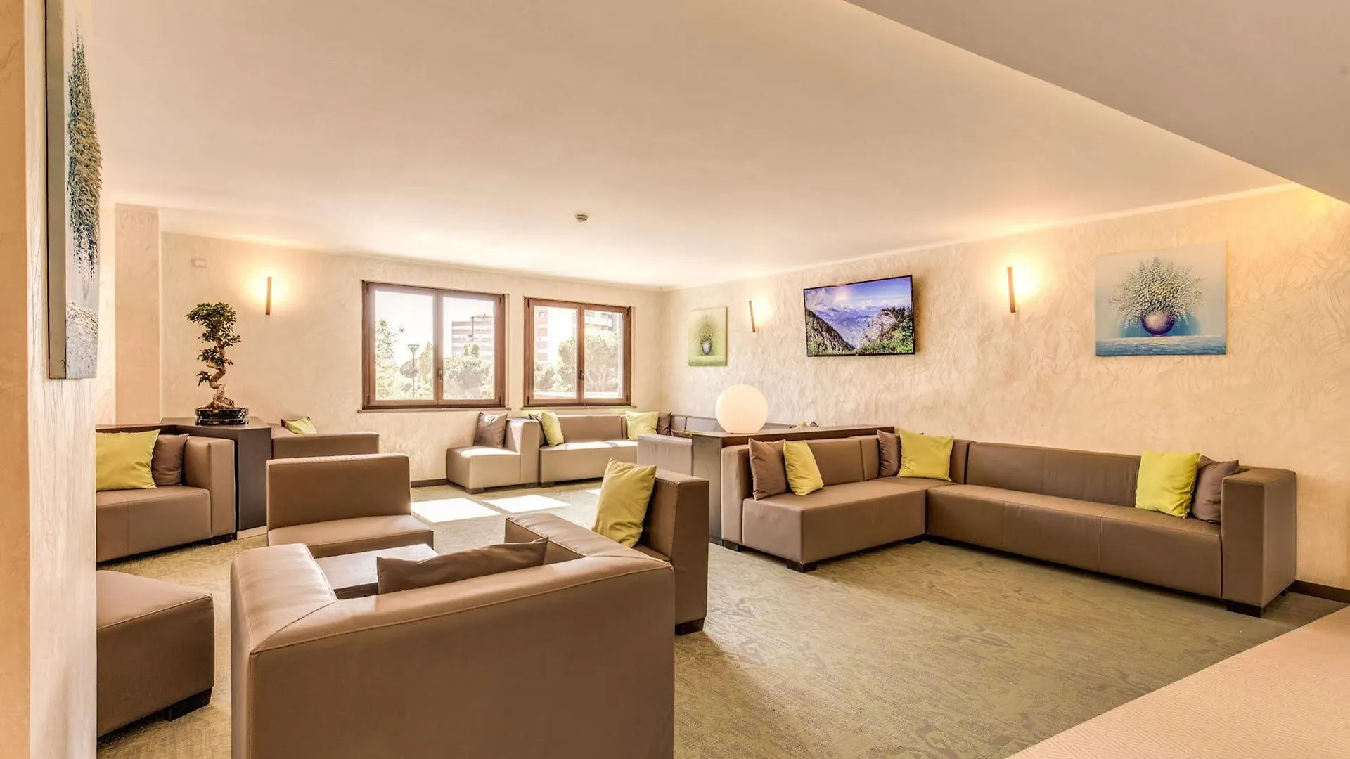 Warmthotel Roma 4*,