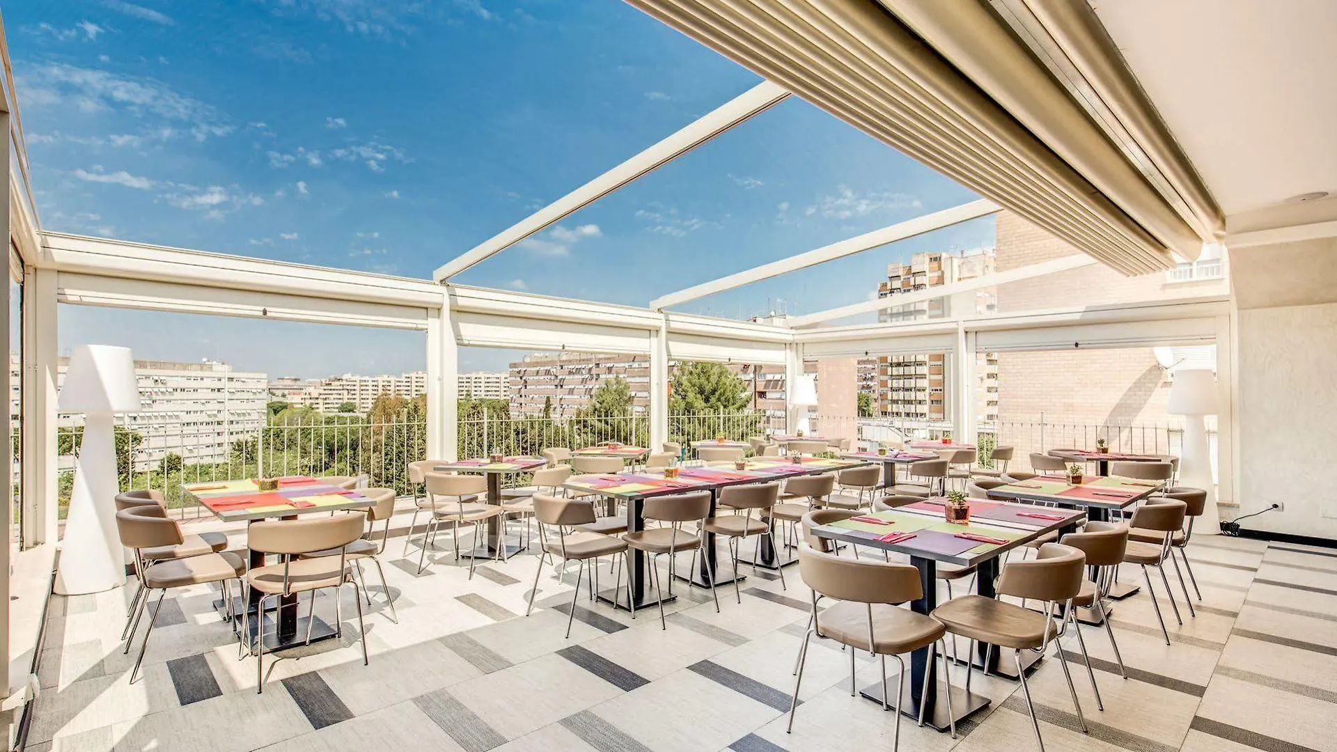 Warmthotel Roma Hotel