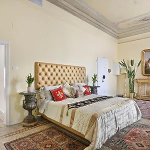 lullaby-suite-near-palazzo-vecchio-and-piazza-signoria.it-tuscanyhotel.com/