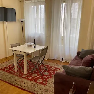 In 2 Apartment